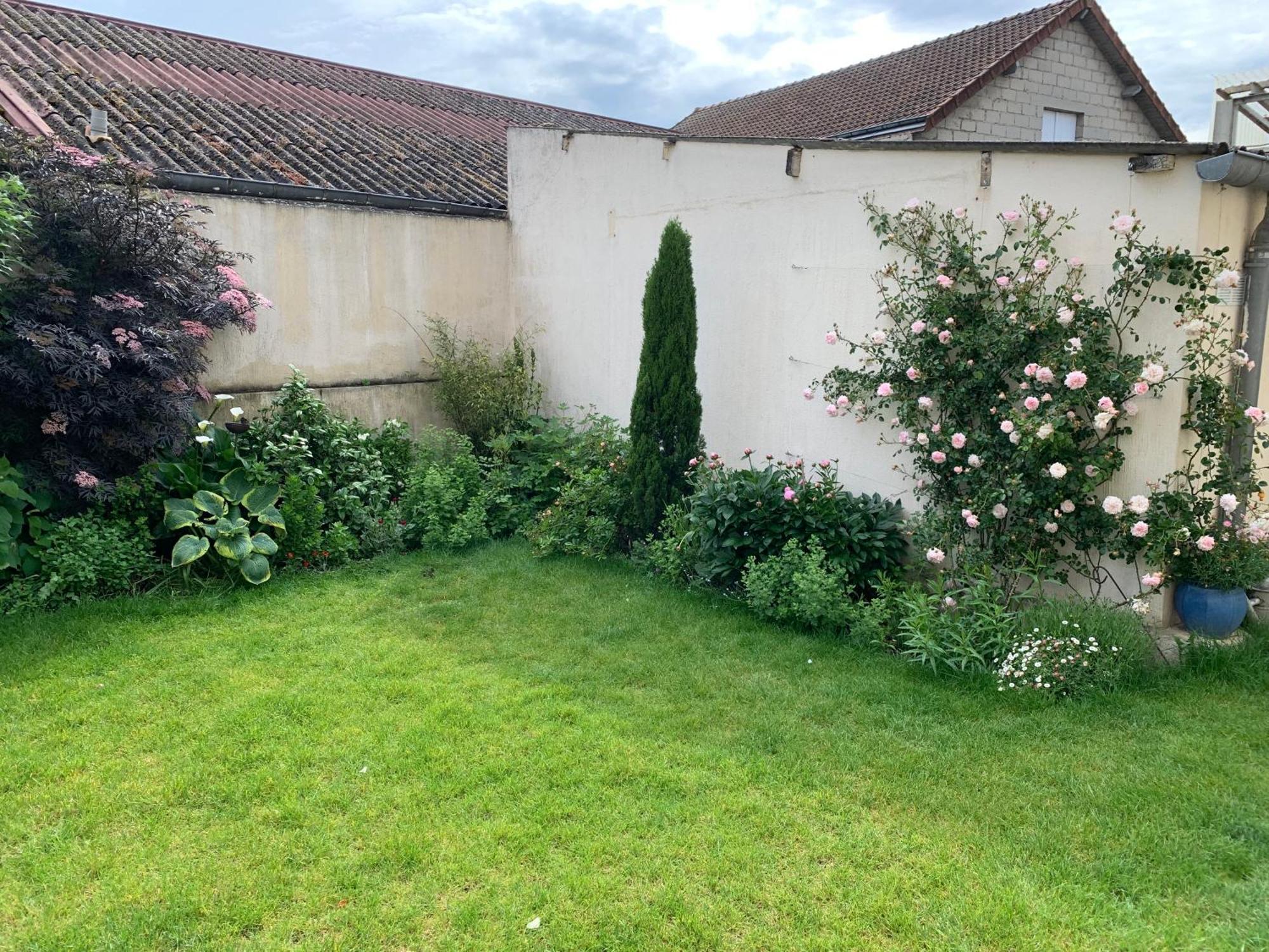 Le Claugi Villa Damery  Bagian luar foto